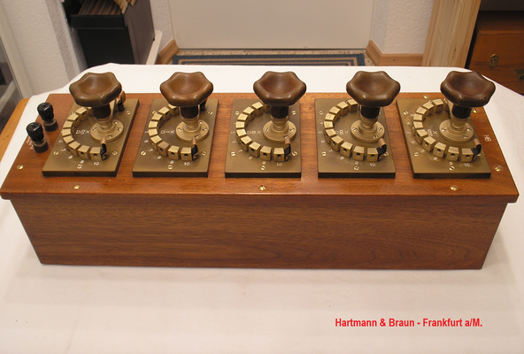 Bild 720 - Hartmann & Braun - Frankfurt a/M. - Widerstandsdekade 10 x 0,1 - 1 - 10 - 100 - 1000 Ohm - Fertigungsjahr ca. 1894
