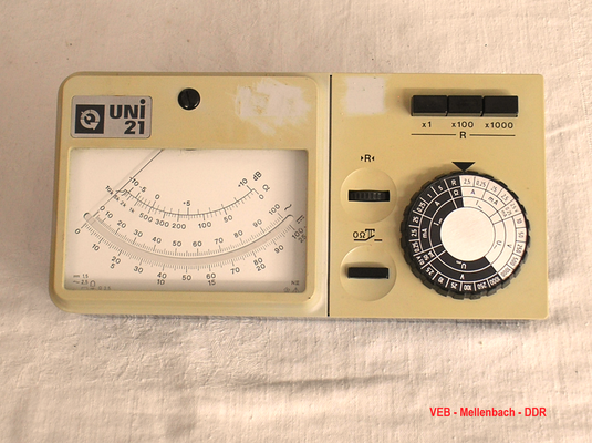 Bild 577 - VEB - Mellenbach - DDR - Vielfach Messgerät Modell UNI 21 - Fertigungsjahr 1988
