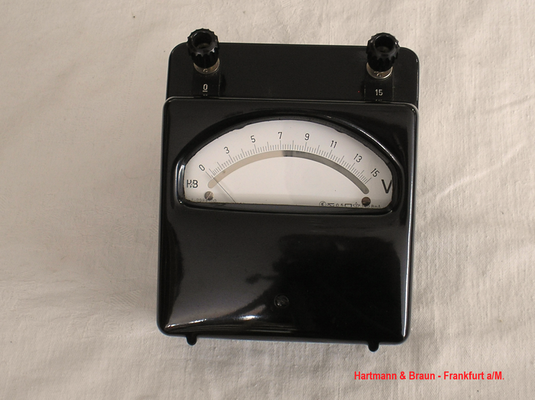 Bild 584 -  Hartmann & Braun Frankfurt a/M. - Labor Voltmeter Typ. Htikv – 15 Volt W / G – Kl. 0,5 %. -  Fertigungsjahr ca. 1959