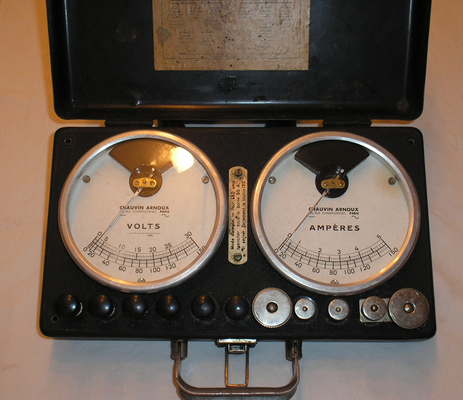 Bild 718 - Chauvin & Arnoux - Frankreich - Multimeter V 600 / A 150 - AC / DC - Fertigungsjahr ca. 1938