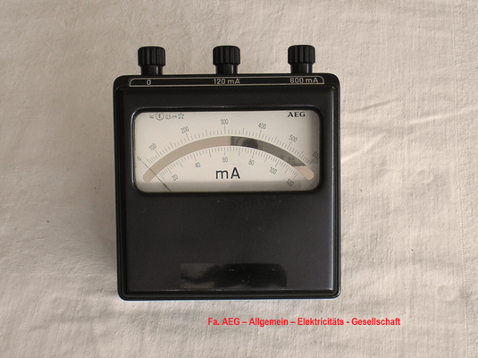 Bild 594 - Fa. AEG – Allgemeine – Elekticitäts - Gesellschaft. - Labor Ampere Meter Gleichstrom - Kl. 0,5 % - bis 600 m Ampere - Fertigungsjahr ca. 1950
