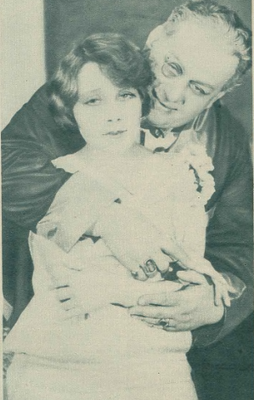 Aleksander Zelwerowicz i Aleksandra Leszczyńska w sztuce pt. Sekretarka pana prezesa ( T.Letni Warszawa 1928)