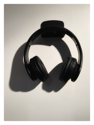 4h16 / 2026 / Casque audio, son / 1'45 / Diffusion en boucle