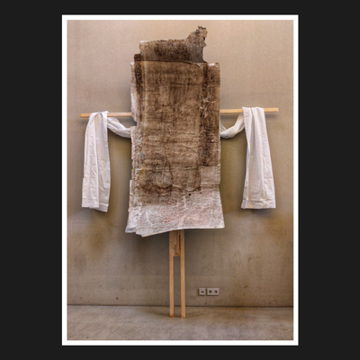 Cruzificado, décollage (retro d'affiche) with shellac, bed sheet and wood, 318 x 250 cm, 2023