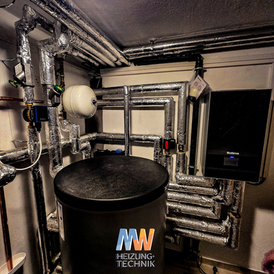 Inneneinheit Wärmepumpe mit Trinkwasserspeicher und Pufferspeicher, Buderus