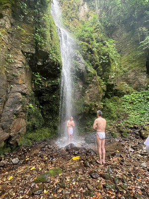 不動滝での水行
