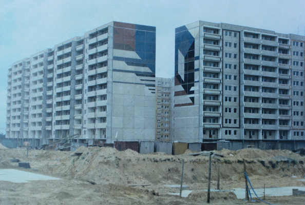 © Siegfried Schütze, Giebelgestaltung - Ausführung, Stadplatz Berlin-Altglienicke, 1989 / verschwunden