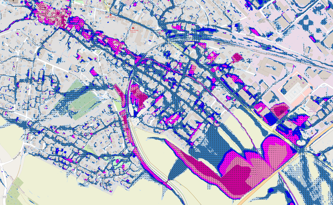 Niedermendig Ortsmitte mit Wassertiefe größer 2m in der Bachstraße Ecke Niederstraße