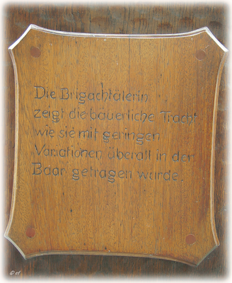 Eine Tafel zur Erklärung des Brunnens