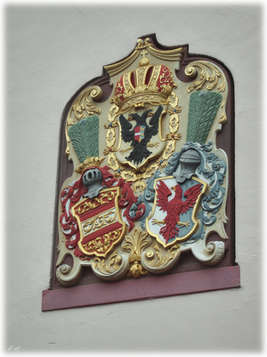Ein Wappen am alten Rathaus