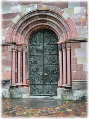 Das Tor des Münsters