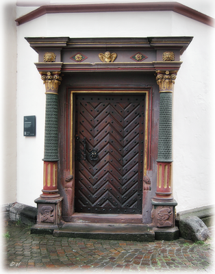 Ein Portal am Alten Rathaus Villingens