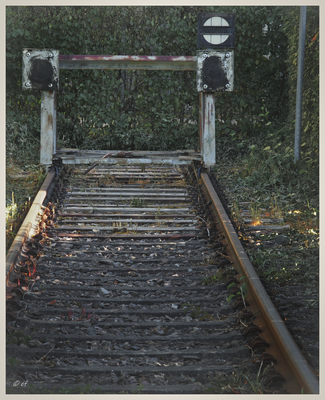 Die einspurige Bahnlinie endet hier
