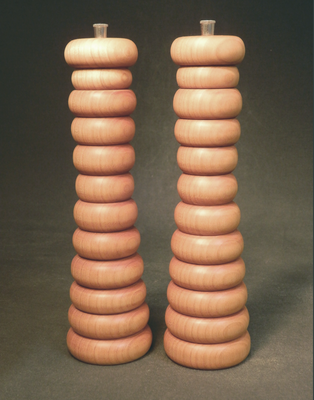 Salz/Stahl (TiN-beschichtet), Kirschbaum, ca. 7 x 26 cm, je CHF 105.-