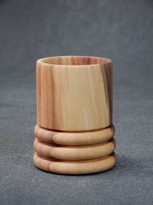 Zahnstocherbecher, Eberesche, ca. 6 x 7,5 cm, CHF 20.-