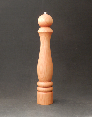 Pfeffer/Stahl,   Kirschbaum,   ca. 7 x 40 cm,   CHF 125.-