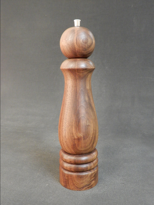 Pfeffer / Stahl, Schwarznuss, ca. 7,5 x 29,5 cm, CHF 95.-