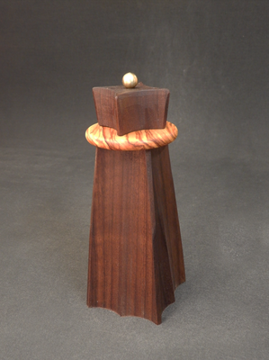 Pfeffer/Stahl, Schwarznuss/Olive, ca. 7 x 7 x 20 cm, CHF 115.-