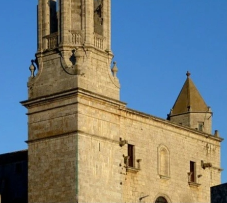 Die zwei Türme von Sant Genís Torroella de Montgri (Bildquelle: iglesiaslocales.com / Screenshot)