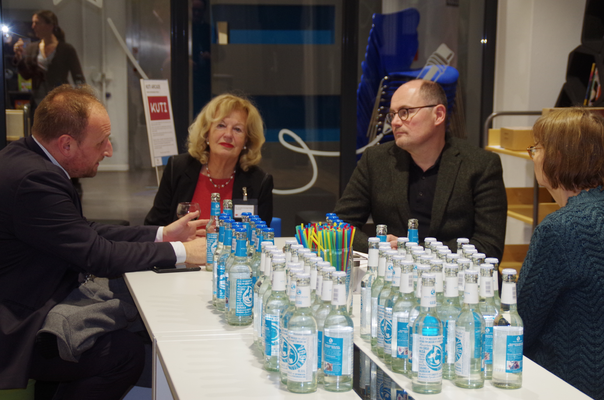 Vorbesprechung mit Moderator Daniel Kaiser, Cornelie Sonntag-Wolgast und den Podiumsgästen, Foto: Günther von der Kammer