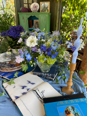 4月flower lesson/青花のいけ込み