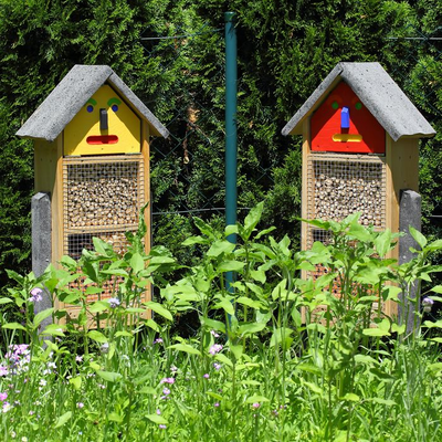 Kleine Insektenhotels im Garten