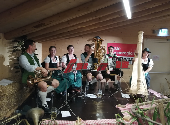 27. September: Mit echter Volksmusik in den Herbst - Hochta Schwung