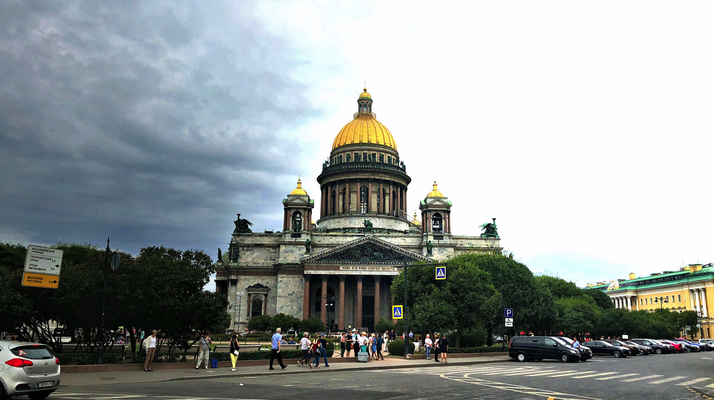 2018 | St. Petersburg | Isaakskathedrale | Grösste Kirche der Stadt | 97 m breit, 101,5 m hoch | Platz für 14'000 Menschen | Fundament aus 20'000 Baumstämmen.