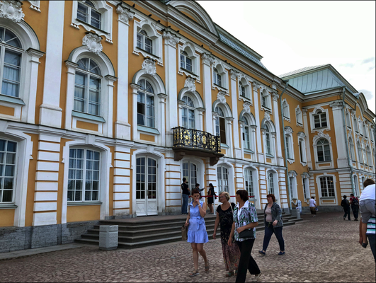 «Schloss Peterhof» '18: Grosser Palast. «Schauseite».