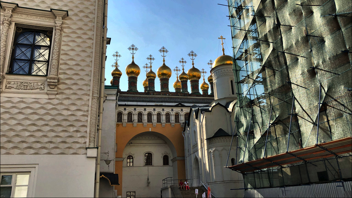 Moskau, Kreml: Kuppeln der «Oberen Erlöser-Kathedrale». 1679-1681.