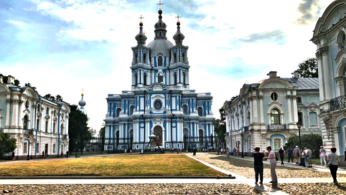 2018 | St. Petersburg | Smolny-Kathedrale | Im Auftrag des Zaren Nikolaus I | 1828-35 | Im damals vorherrschenden neoklassizistischen Stil prunkvoll ausgestattet.