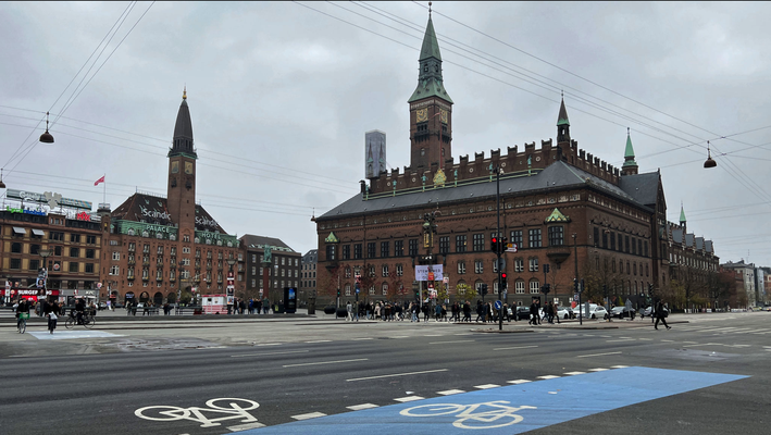 Kopenhagen '21 | Rathaus. Hauptsitz der Stadtverwaltung und des Kopenhagener Bürgermeisters. Es ist eines der höchsten Gebäude der Stadt.