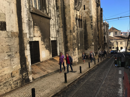 Lissabon '16 | Im «Bairro Alto» befinden sich einige der Top-Attraktionen Lissabons. Dieses Altstadtviertel mit seiner romantischen Atmosphäre ist bestens für einen ausgedehnten Entdeckungsspaziergang geeignet.