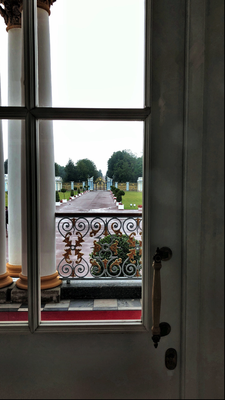 «Pushkin» '18 | Katharinenpalast: Im Hintergrund das prachtvolle Tor zu den «Bediensteten-Gemächern».