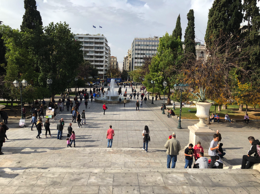 Athen '17 | Blick vom «Syntagma-Platz» die «Ermou Street» hinunter zum «Kapnikarea Square».