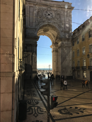 Lissabon '16 | Die «Rua Augusta» ist eine Strasse im Zentrum der Hauptstadt. Sie führt von der «Praça do Cemércio» etwa 550 m in nördlicher Richtung zur «Praça de D. Pedro IV» (Rossio).