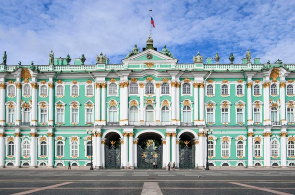 2018 | St. Petersburg | Eremitage | Blick über den Palastplatz.