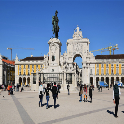 Lissabon '16 | «Praça do Comércio»: Der «Arco da Rua Augusta» stellt den Eingang zur «Baixa Pombalina», der nach 1755 neu gebauten Innenstadt Lissabons, dar.