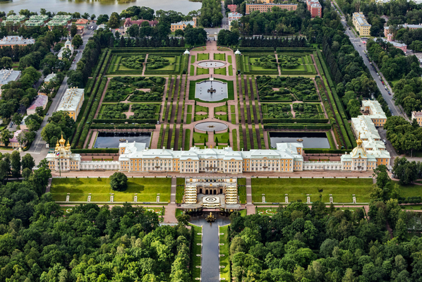 «Schloss Peterhof» '18: Luftaufnahme.