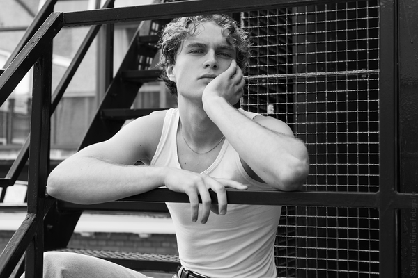 Thomas, New Generation Models, New Face, Foto's gemaakt voor zijn portfolio, Stefan van Ruijven Fotografie, The Portfolio Studio, studio in centrum van Leiden, fotograaf, modelfotograaf, malemodel photographer, mannelijk model, shoot, fotoshoot