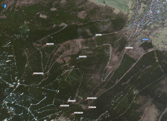 Bergwiesen in den einst Schaumbergischen Wäldern um Rauenstein, beschriftet im Luftbild 2016