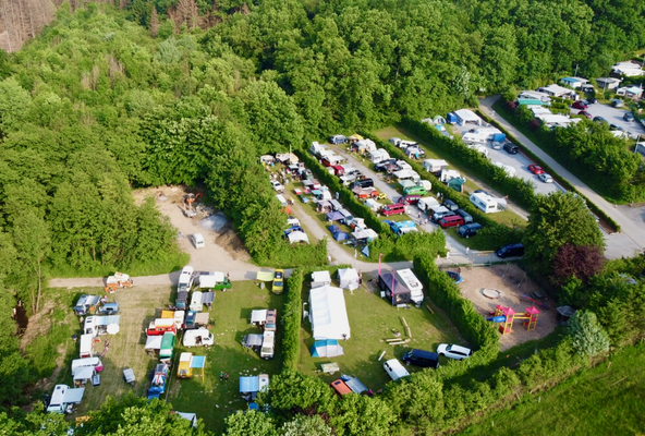 Tolles Luftbild vom Campingplatz/Bullitreffen (Quelle: Thomas Müller)