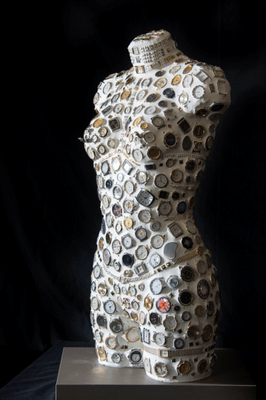 Weibliche Büste mit Uhren und Uhren bedeckt Bust Female Female Watches Uhr Vintage Retro Uhr Nadeln Armband Bewegung Element Skulptur Steampunk Dekoration Metallic Mosaik Statue