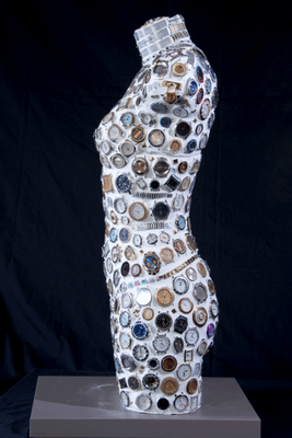 Weibliche Büste mit Uhren und Uhren bedeckt Bust Female Female Watches Uhr Vintage Retro Uhr Nadeln Armband Bewegung Element Skulptur Steampunk Dekoration Metallic Mosaik Statue