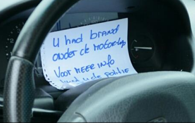 Autobrand. Eigenaar niet aanwezig. Briefje voor de eigenaar