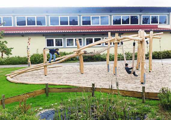 Klettergerüst Schule Neustadt 2012
