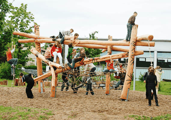 Klettergerüst Schule Haßfurt 2009