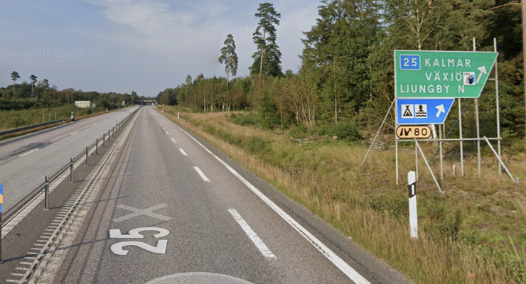 Die Abzweigung von der E4 auf die 25 -> Växjö