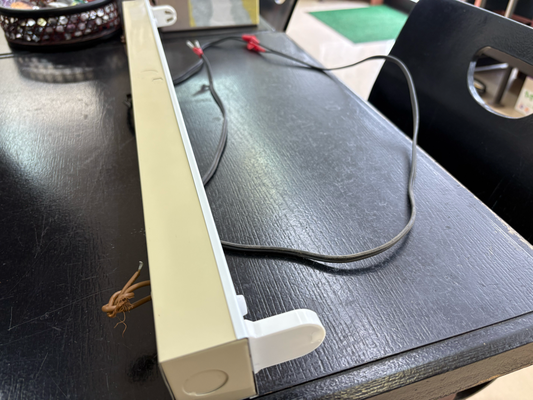 仏壇に使用されていた蛍光灯器具
