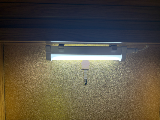 LEDが取り付けられたお仏壇